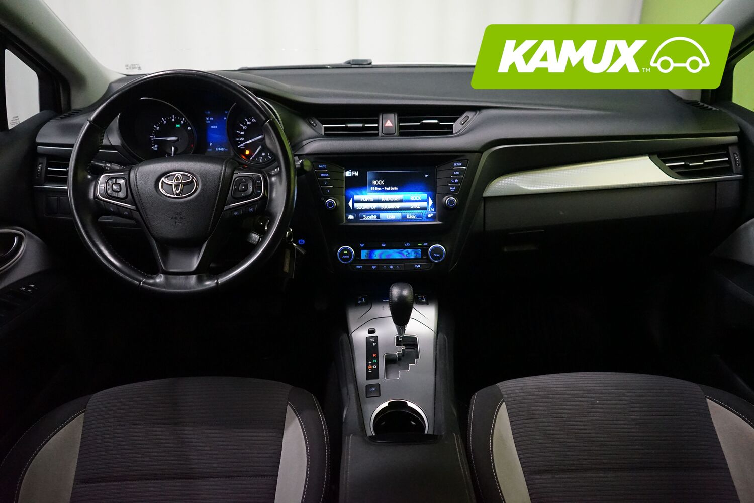 Toyota Avensis vaihtoauto