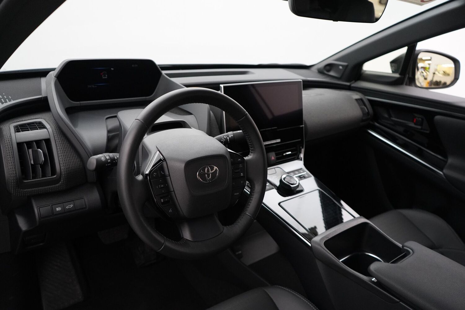 Toyota bZ4X vaihtoauto