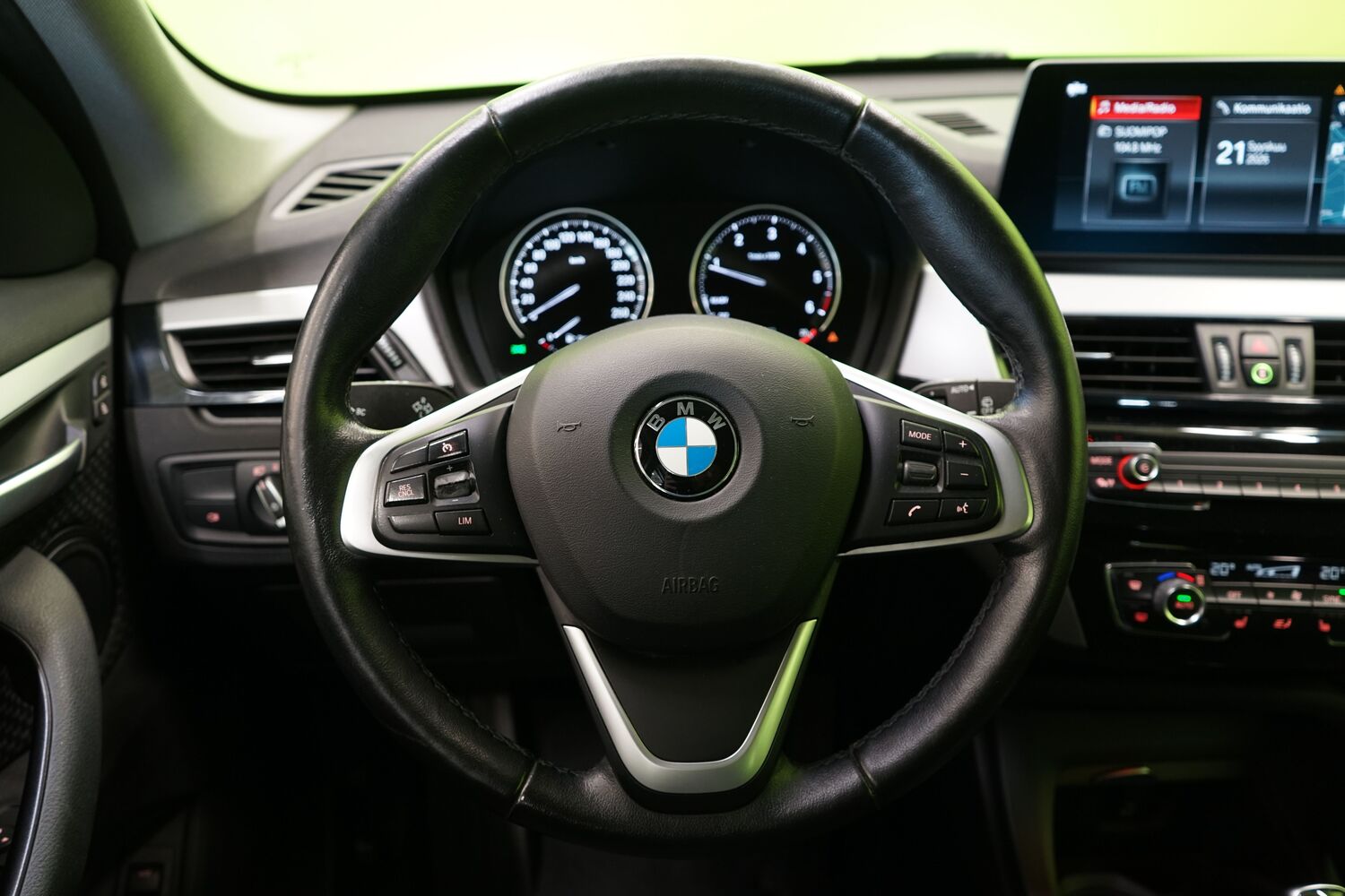 BMW X1 vaihtoauto