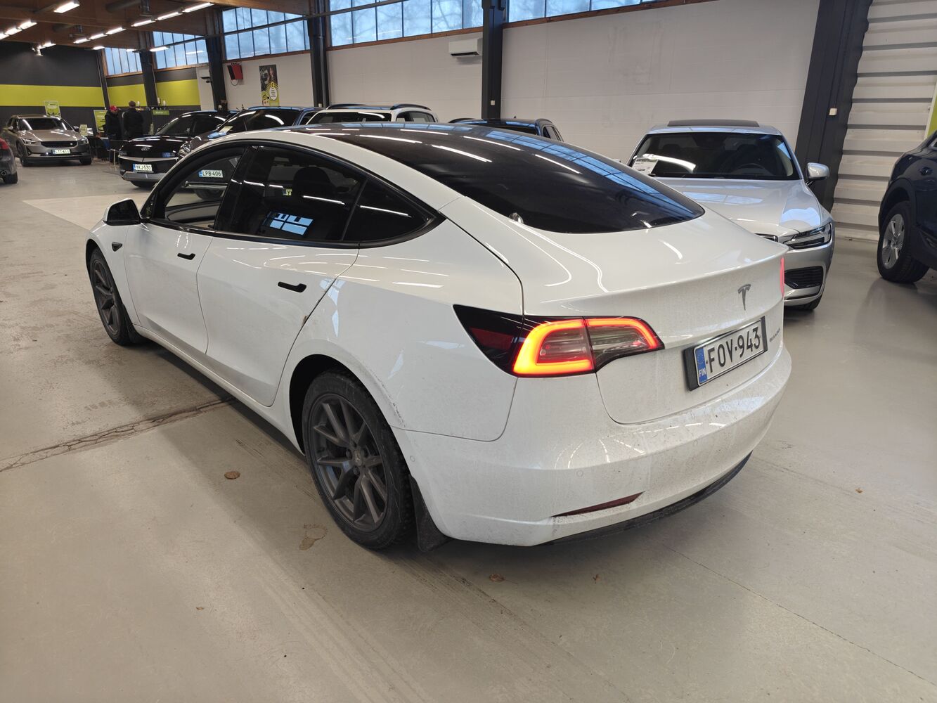 Tesla Model 3 vaihtoauto