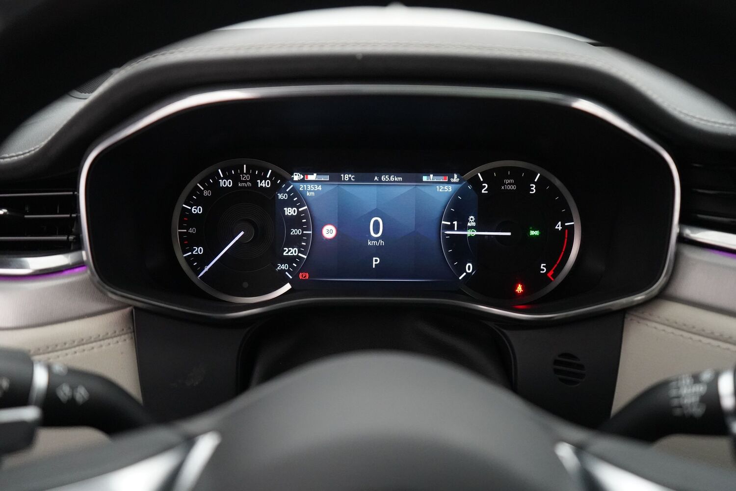 Jaguar F-PACE vaihtoauto