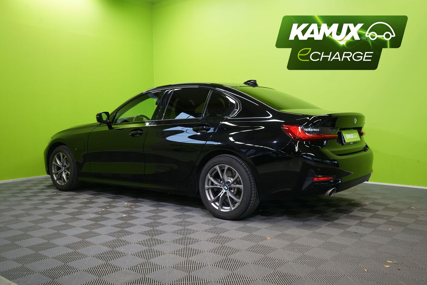 BMW 330 vaihtoauto