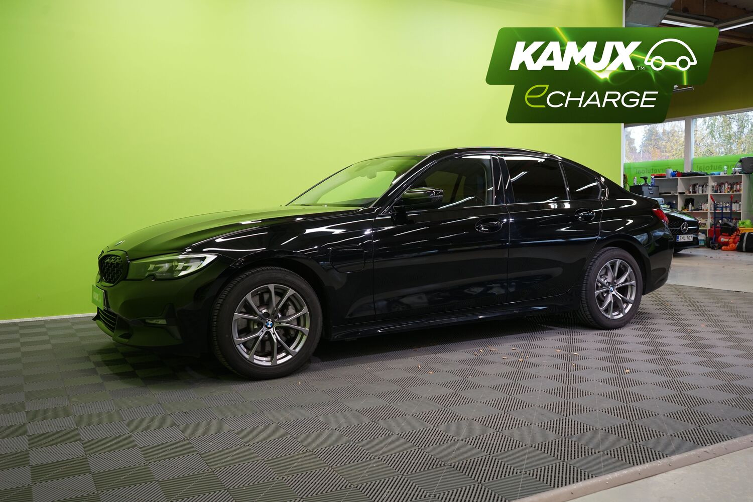 BMW 330 vaihtoauto