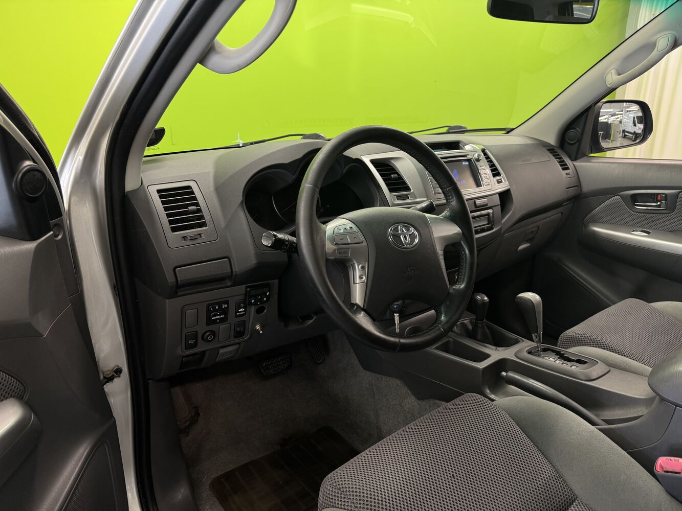 Toyota Hilux vaihtoauto