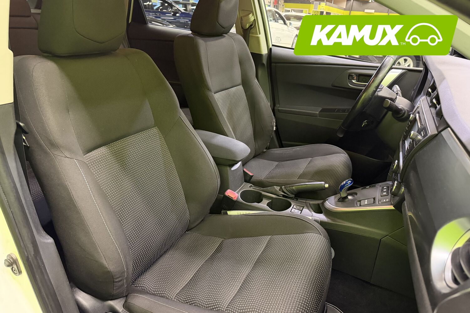 Toyota Auris vaihtoauto