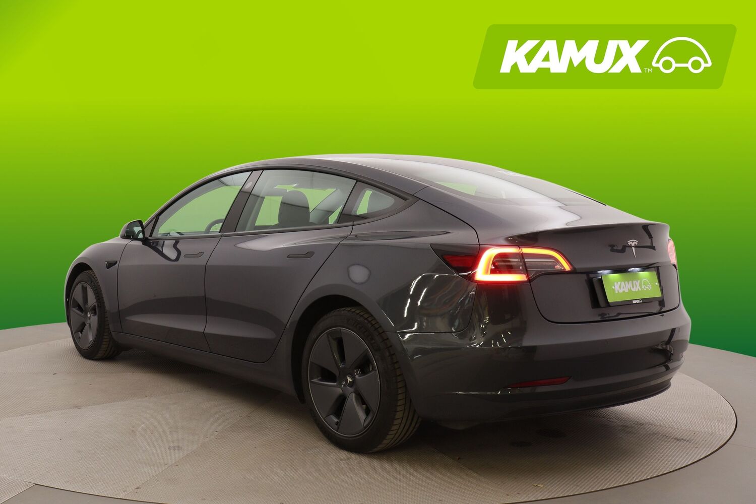 Tesla Model 3 vaihtoauto