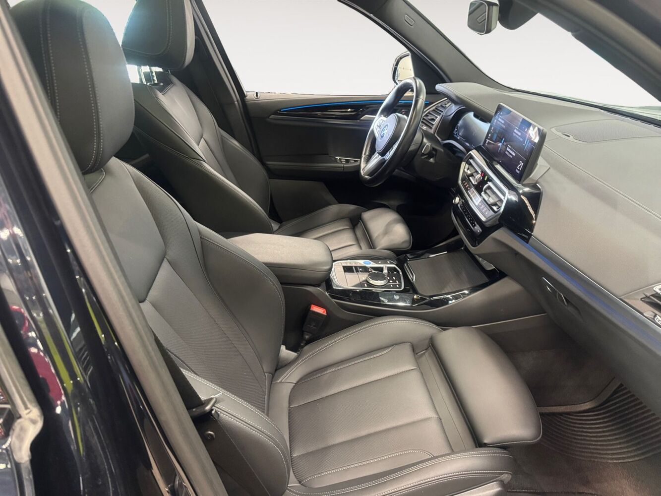 BMW iX3 vaihtoauto