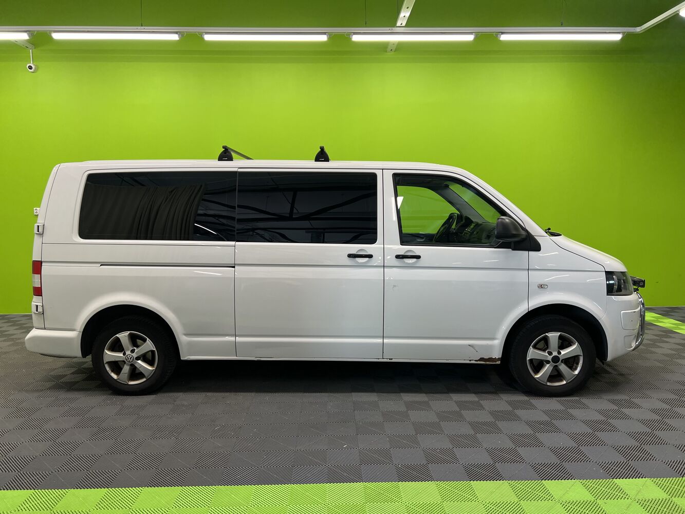Volkswagen Caravelle vaihtoauto