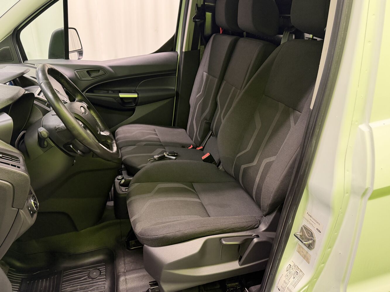 Ford Transit Connect vaihtoauto