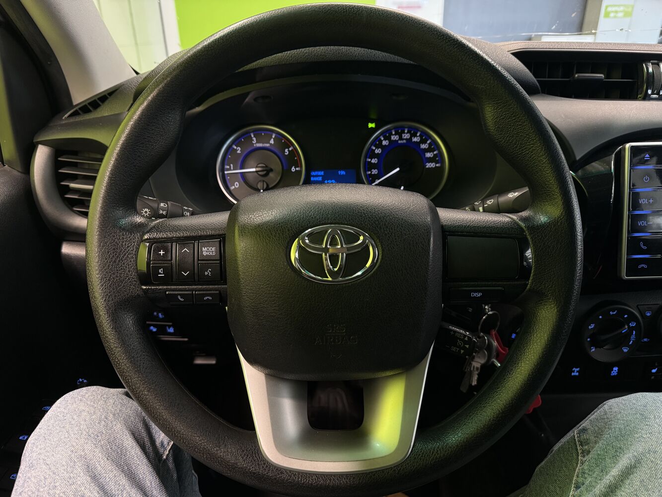 Toyota Hilux vaihtoauto