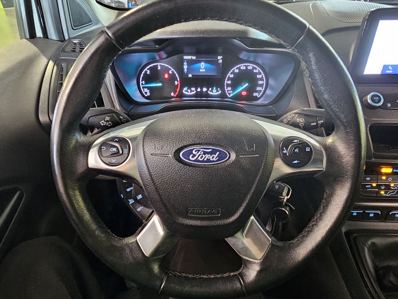 Ford Transit Connect vaihtoauto
