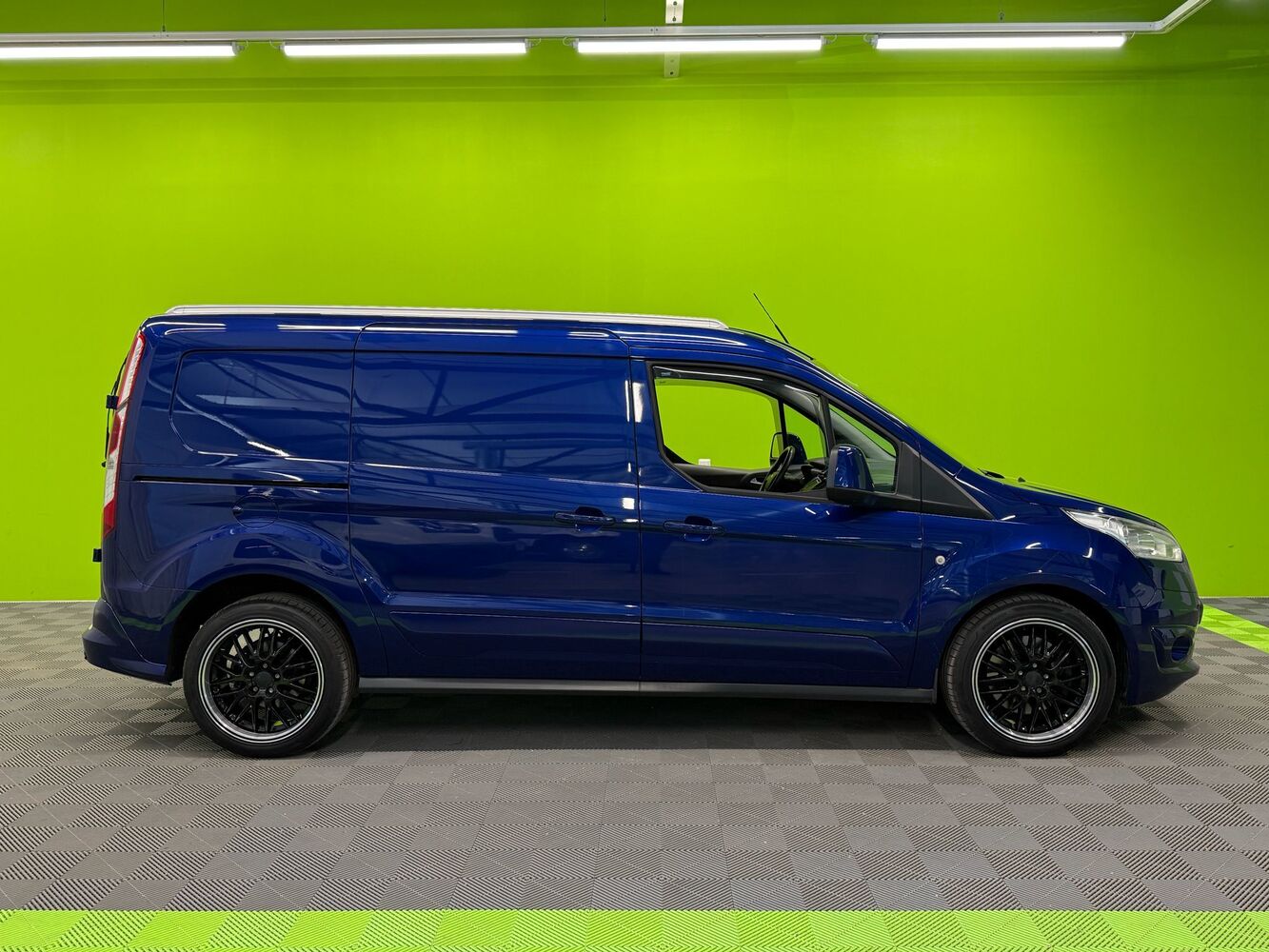 Ford Transit Connect vaihtoauto
