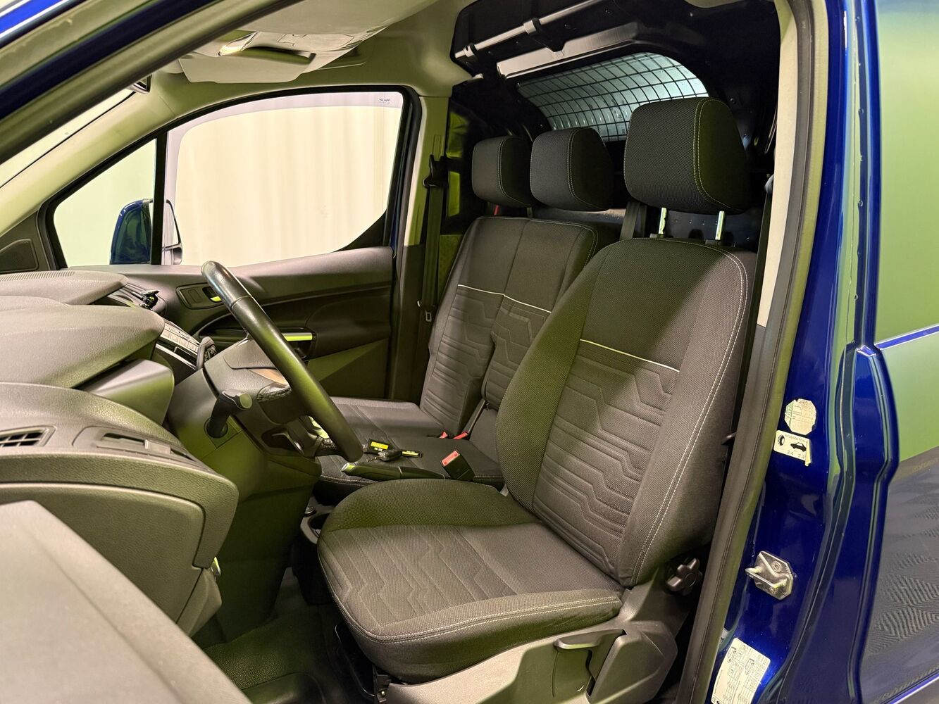 Ford Transit Connect vaihtoauto