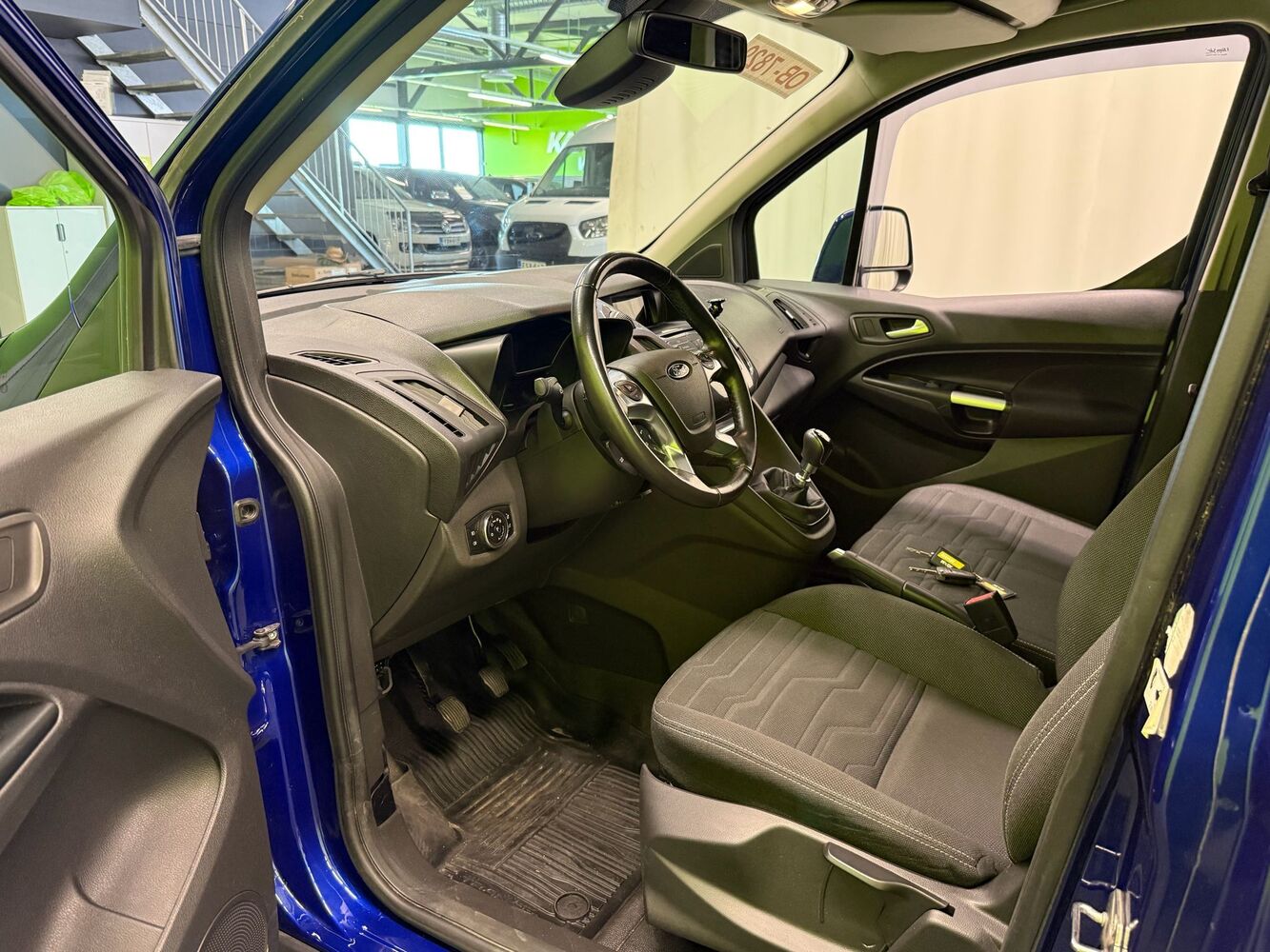 Ford Transit Connect vaihtoauto