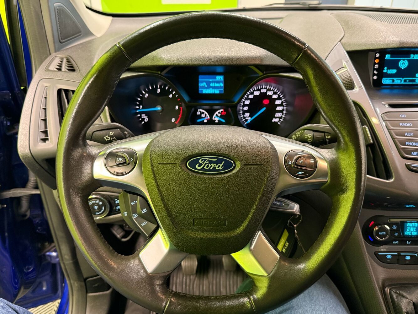 Ford Transit Connect vaihtoauto