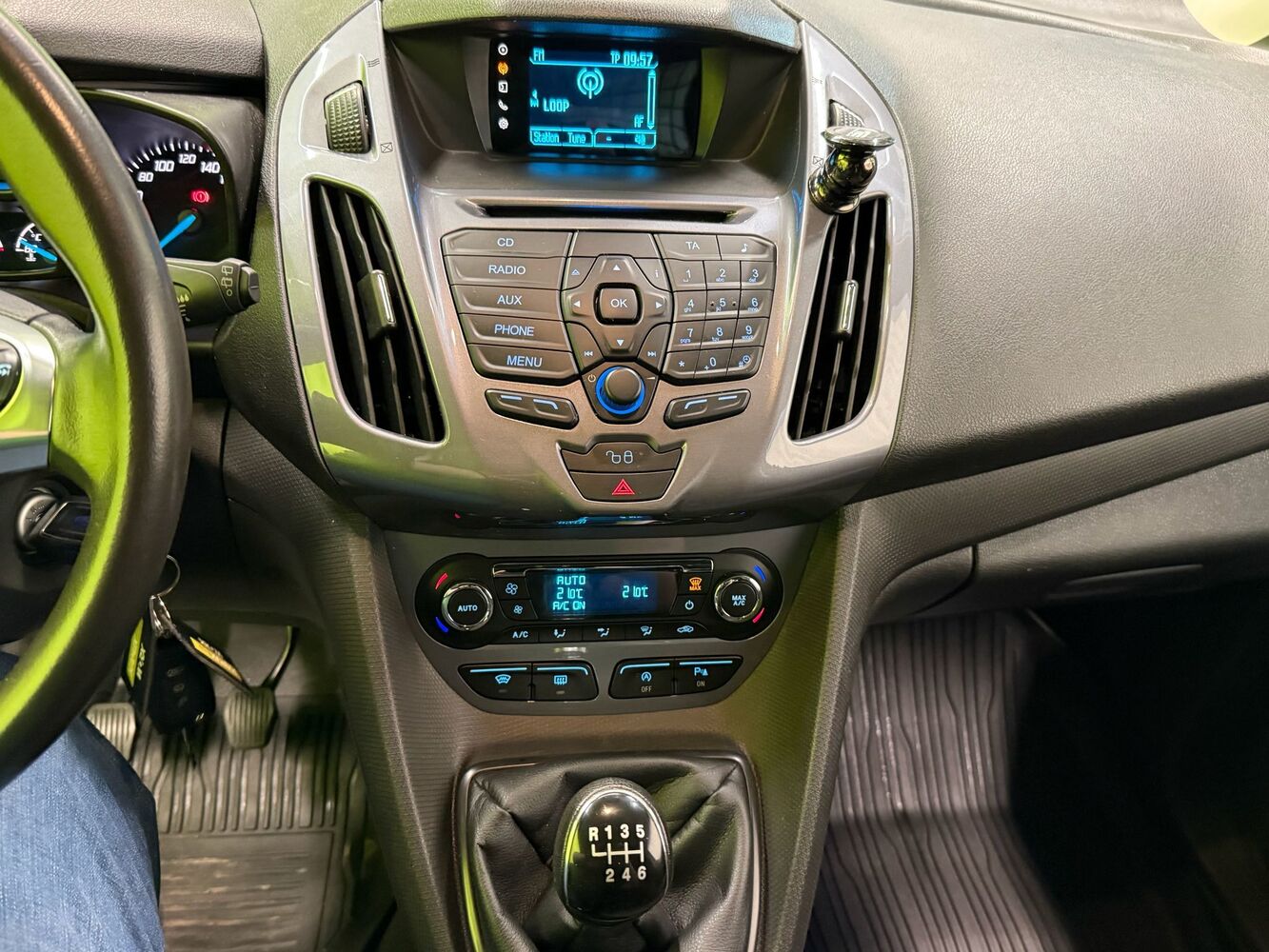 Ford Transit Connect vaihtoauto