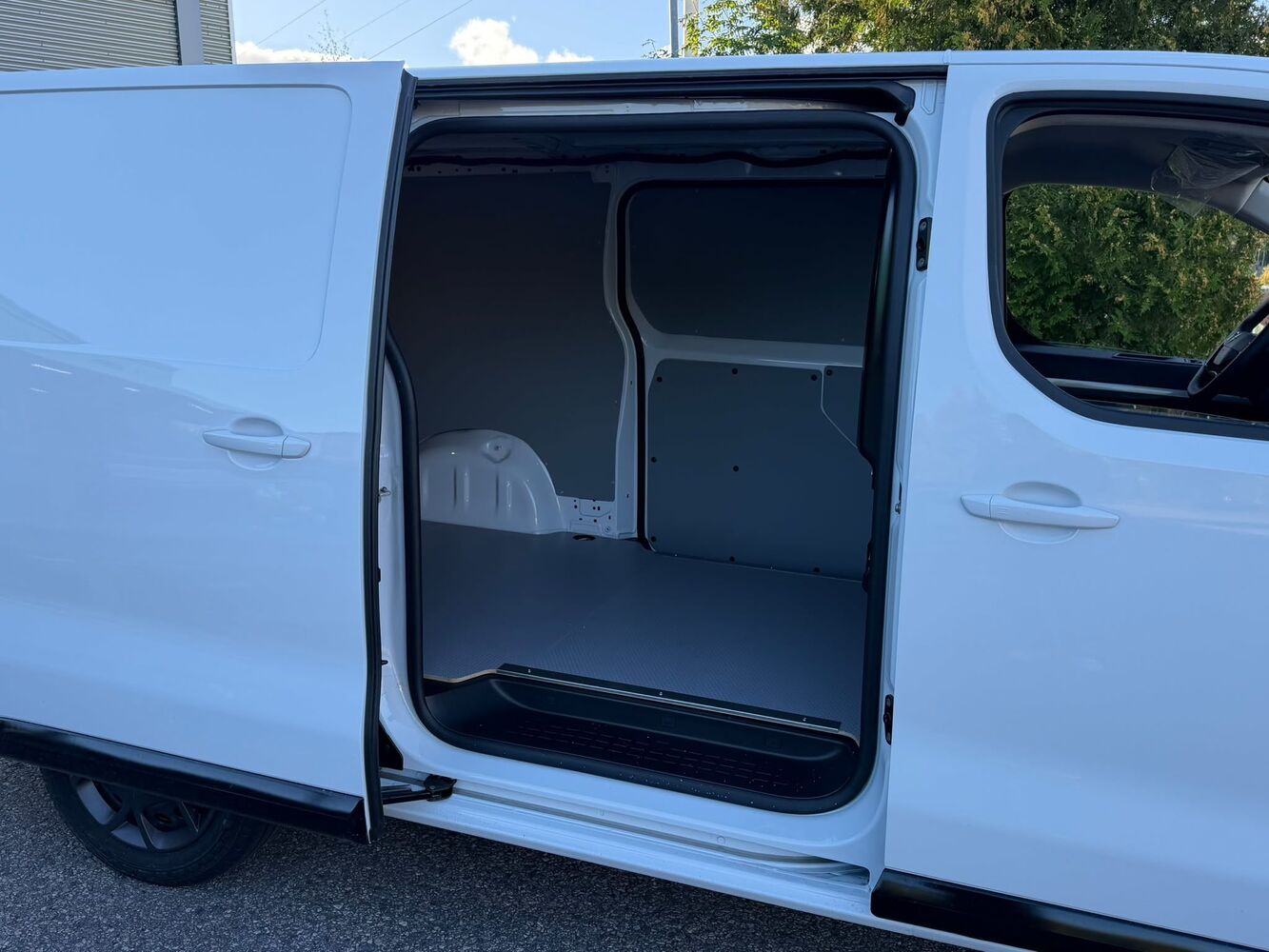 Opel Vivaro vaihtoauto