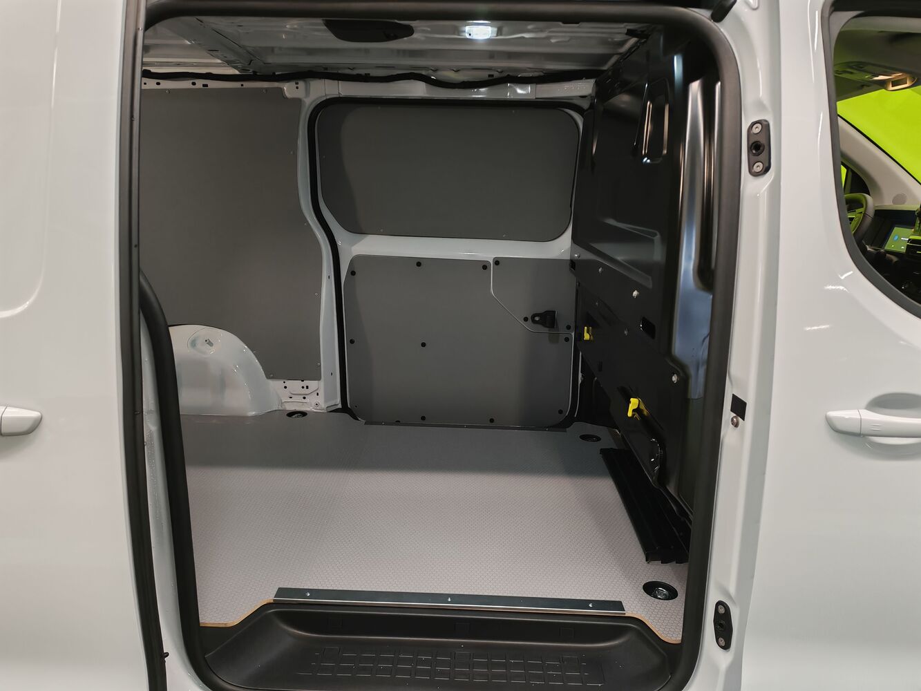 Opel Vivaro vaihtoauto