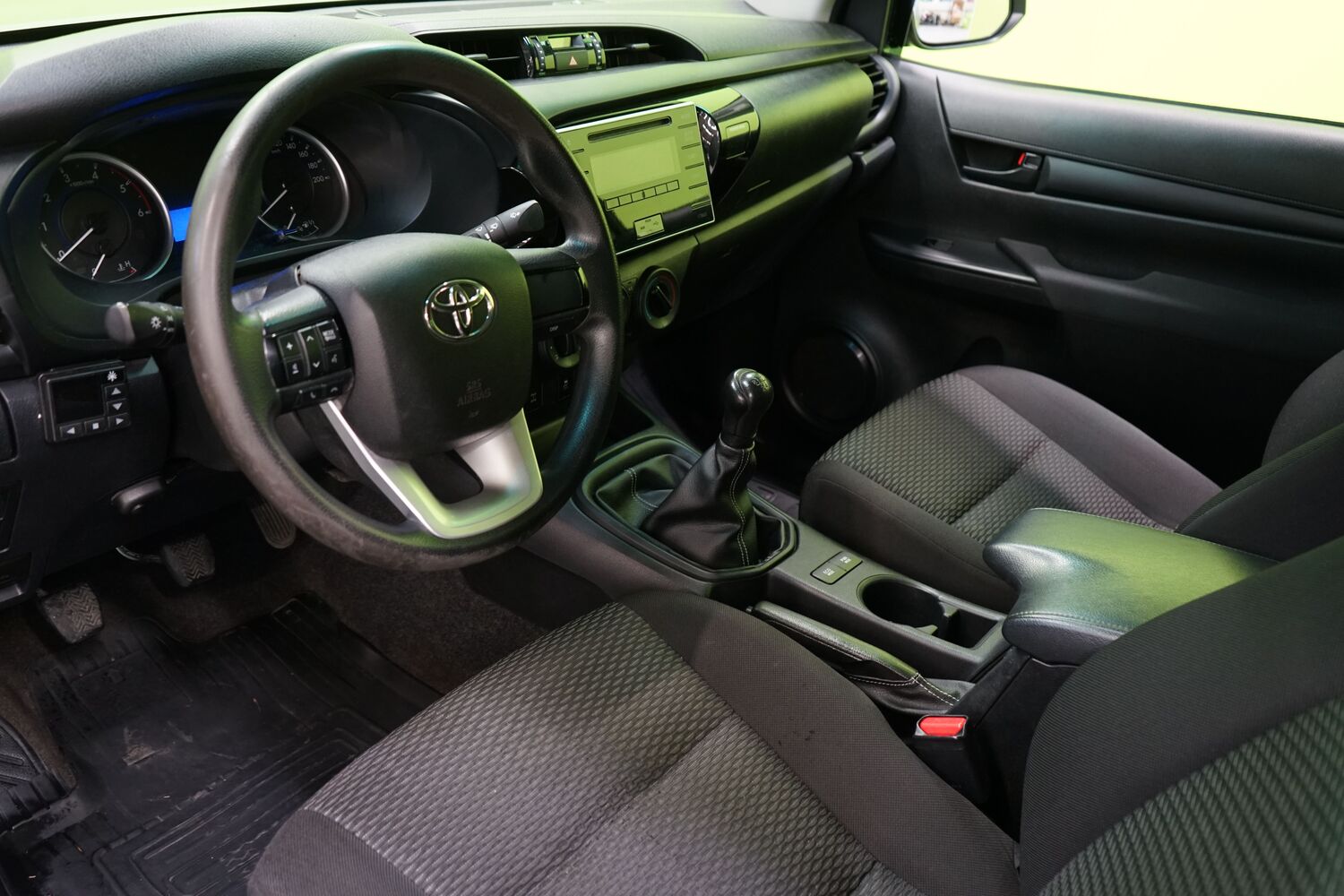 Toyota Hilux vaihtoauto