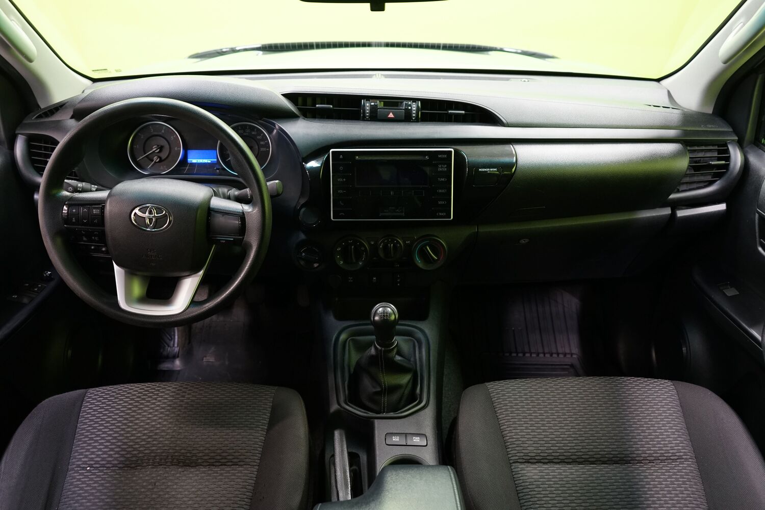 Toyota Hilux vaihtoauto