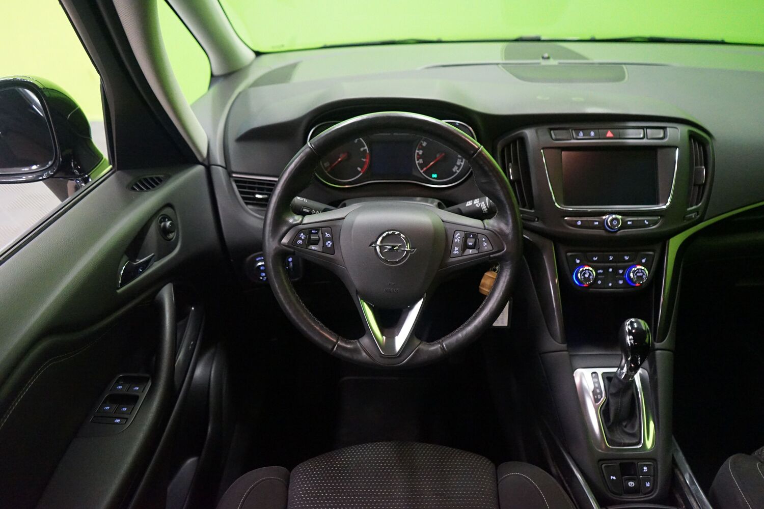 Opel Zafira vaihtoauto