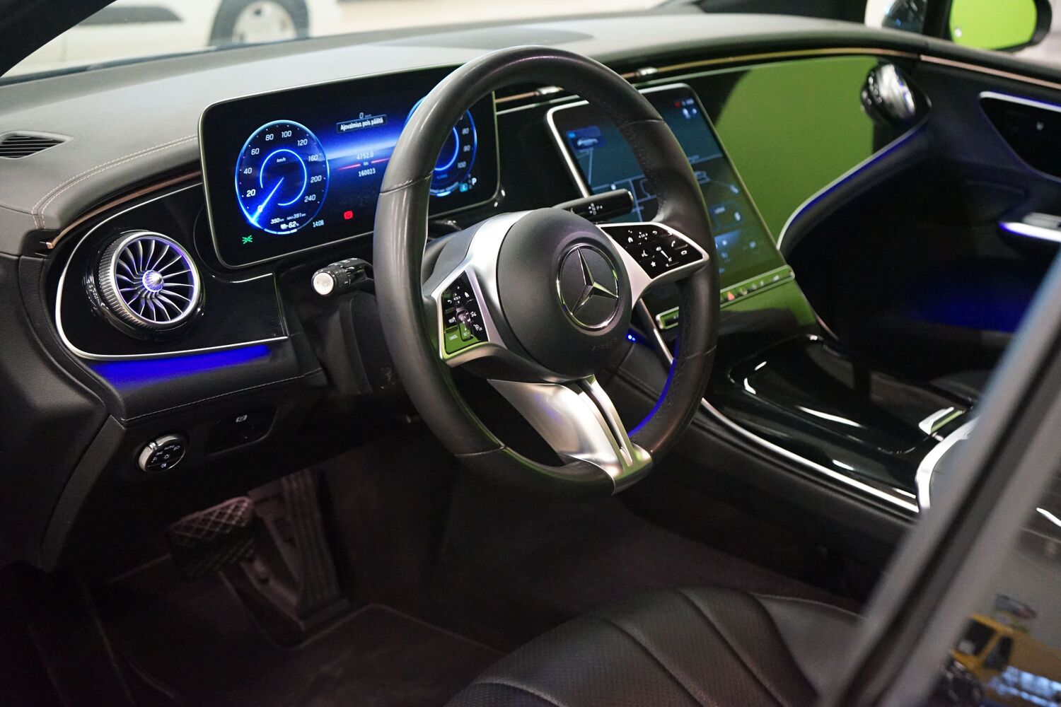 Mercedes-Benz EQE vaihtoauto