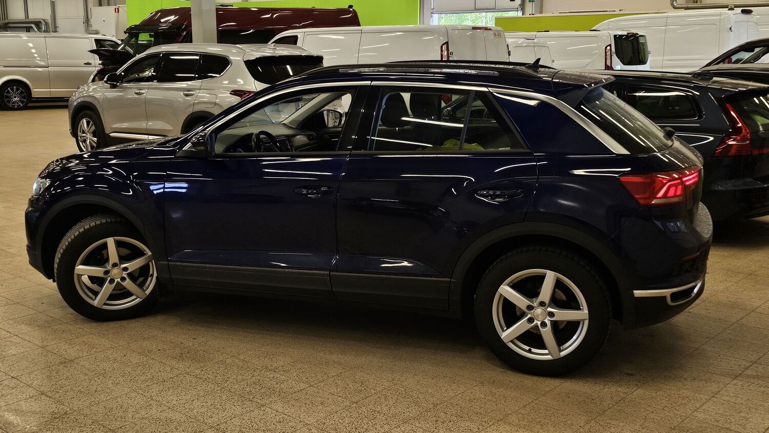 Volkswagen T-Roc vaihtoauto