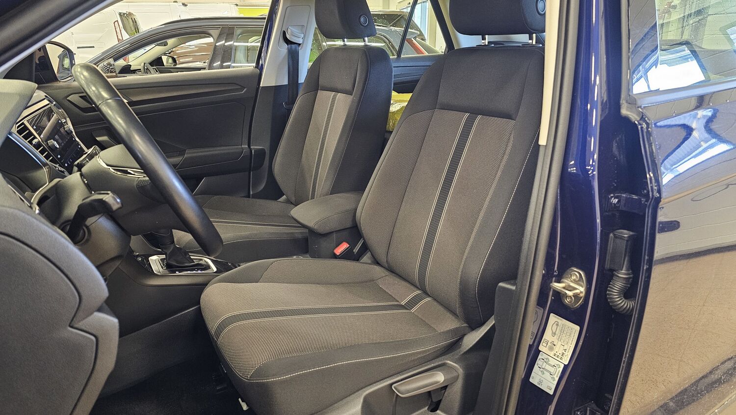 Volkswagen T-Roc vaihtoauto