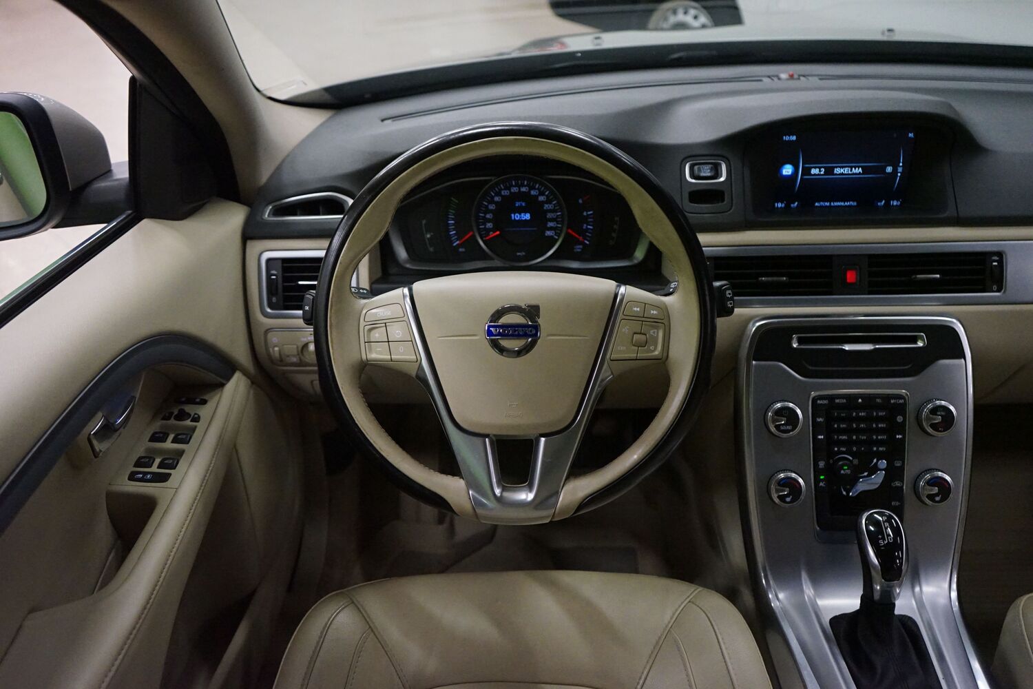Volvo V70 vaihtoauto