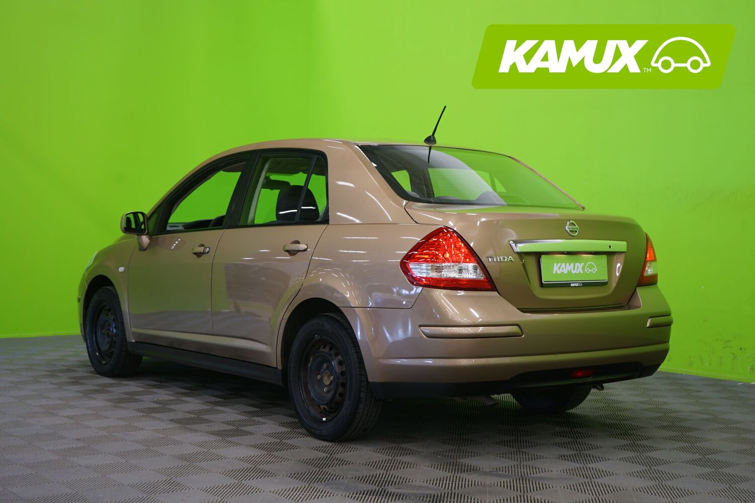 Nissan Tiida vaihtoauto