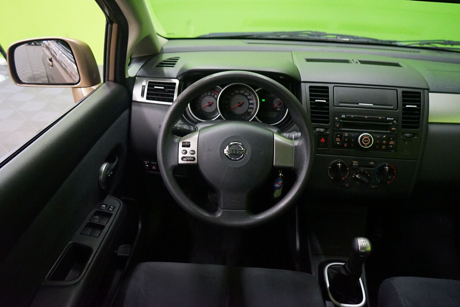 Nissan Tiida vaihtoauto