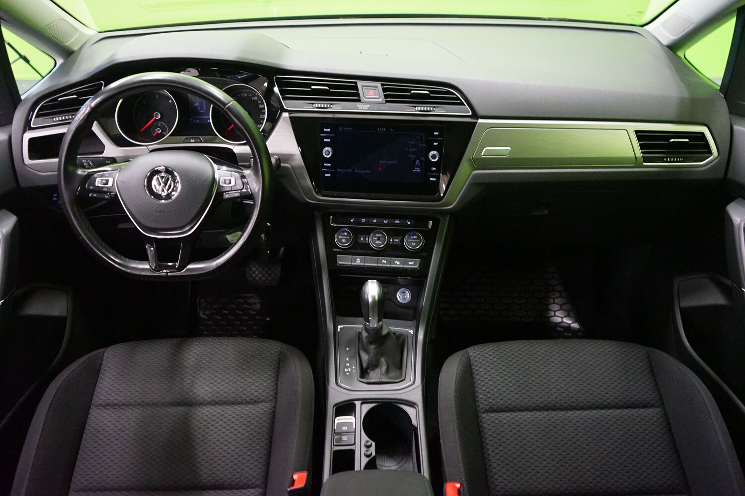 Volkswagen Touran vaihtoauto