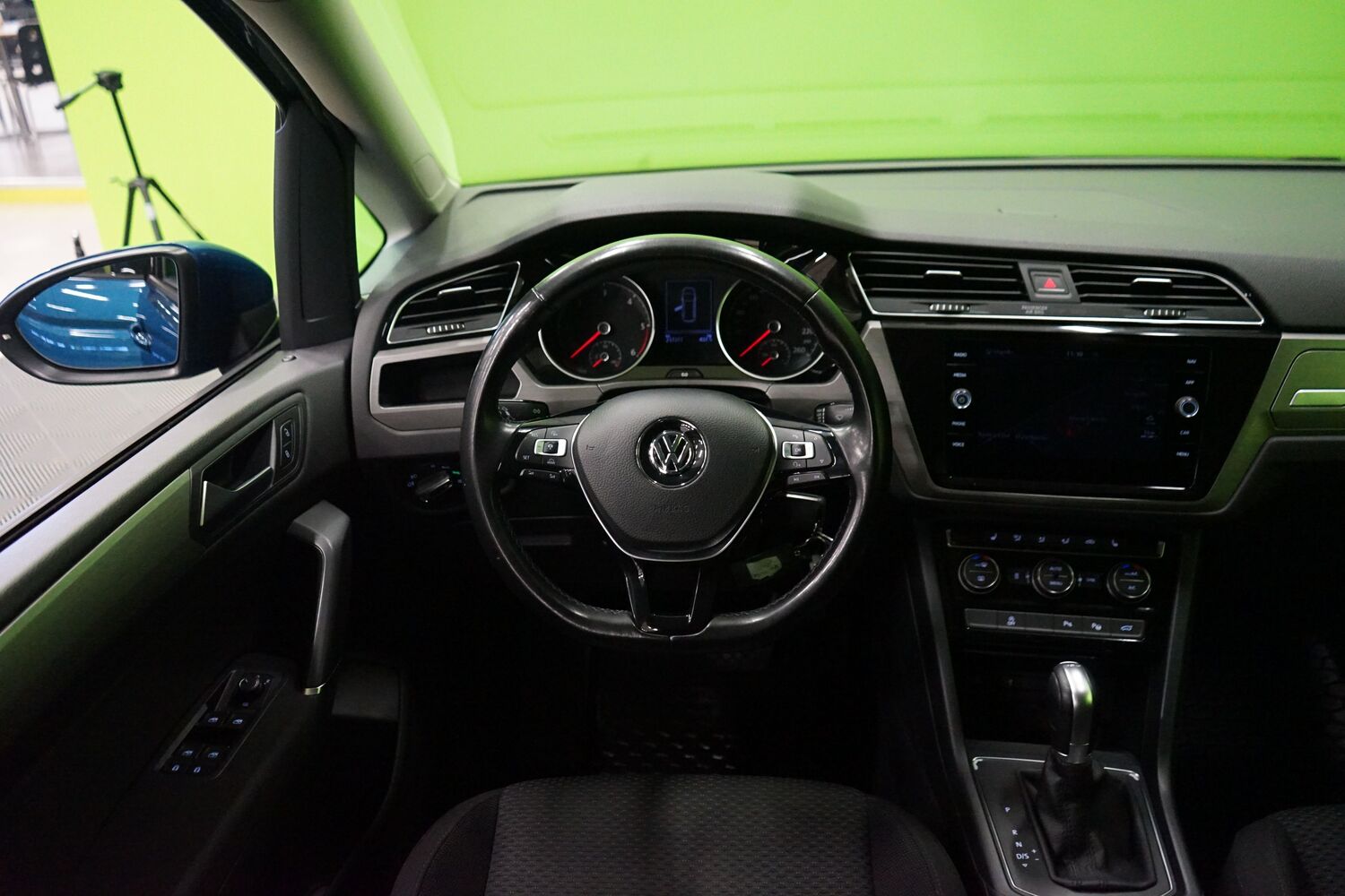 Volkswagen Touran vaihtoauto