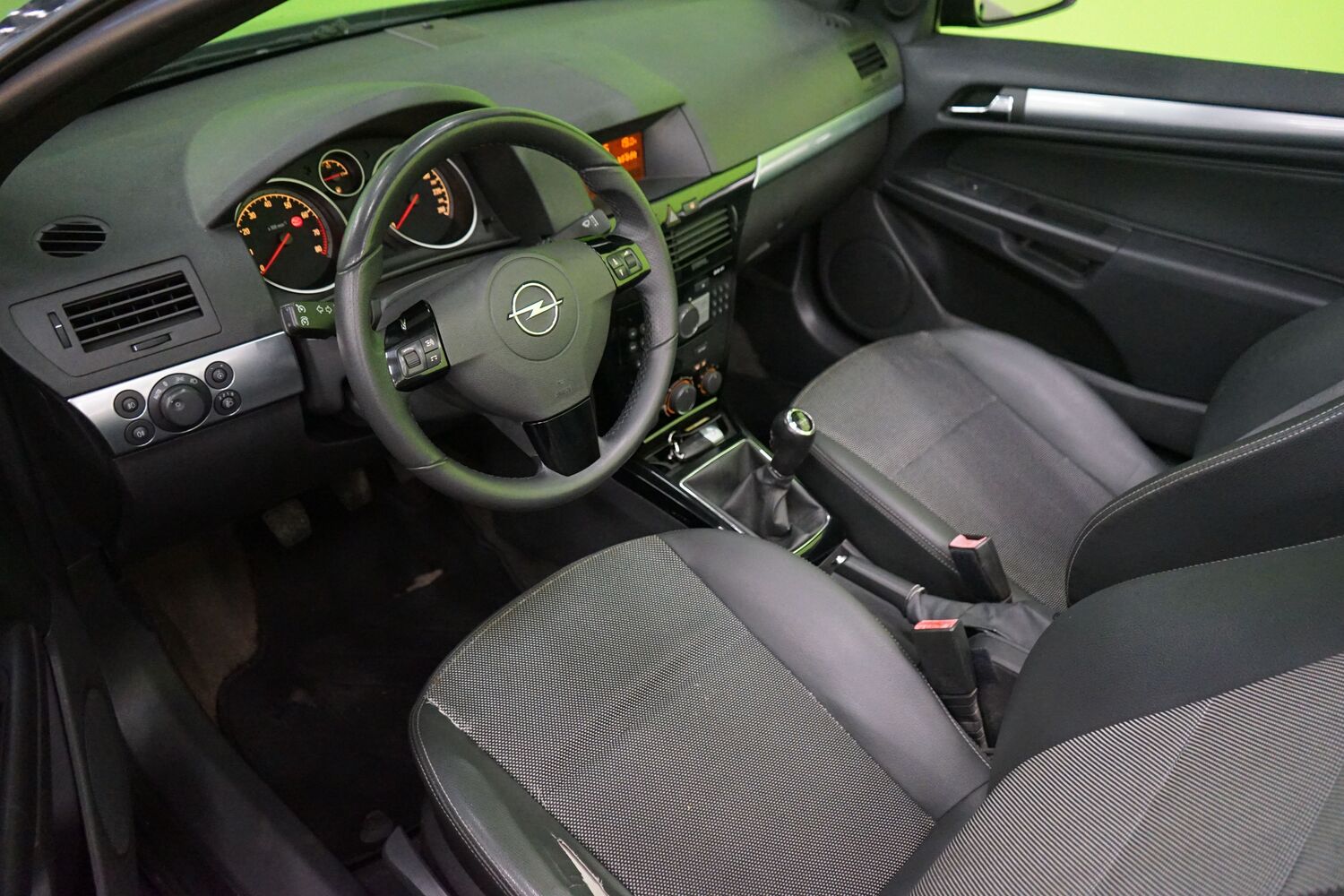 Opel Astra vaihtoauto