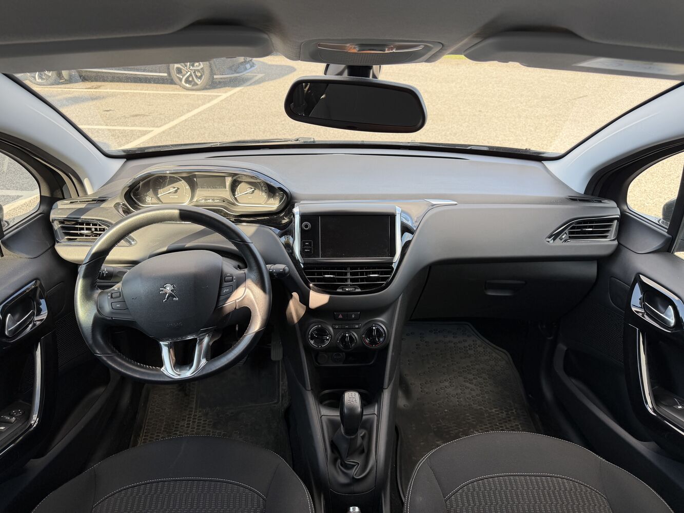 Peugeot 208 vaihtoauto