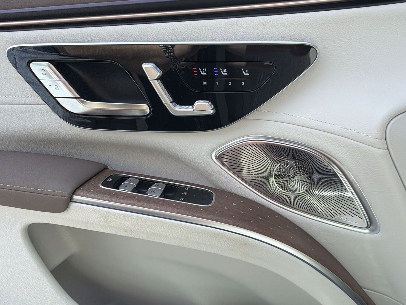 Mercedes-Benz EQS vaihtoauto