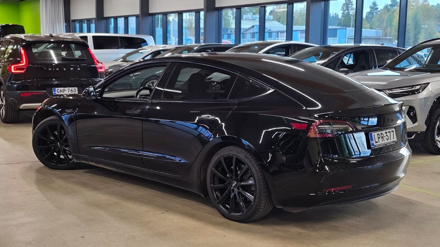 Tesla Model 3 vaihtoauto
