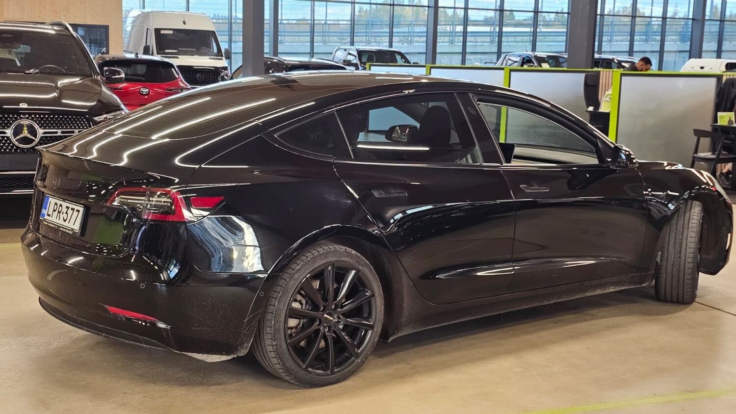 Tesla Model 3 vaihtoauto
