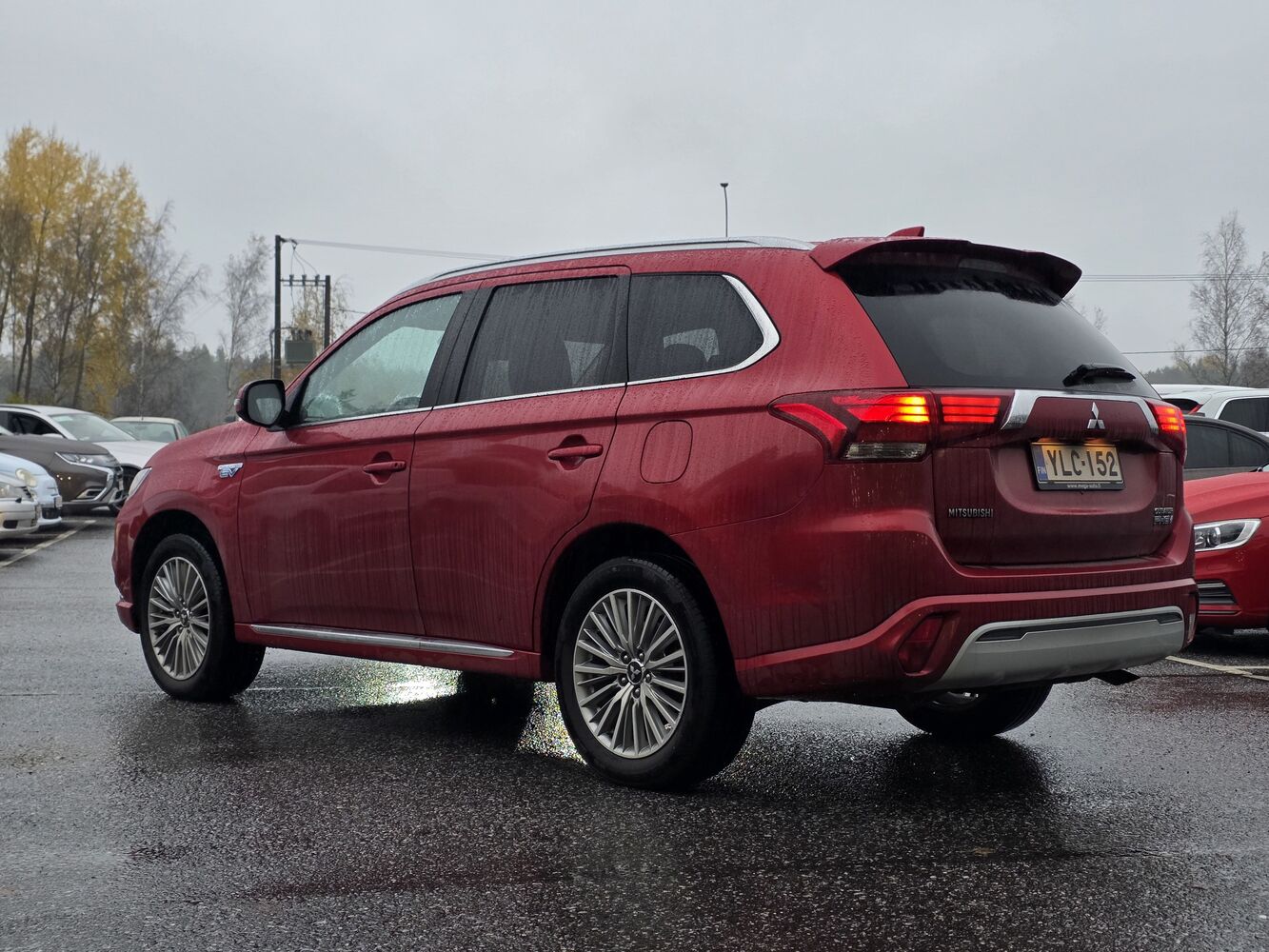 Mitsubishi Outlander PHEV vaihtoauto