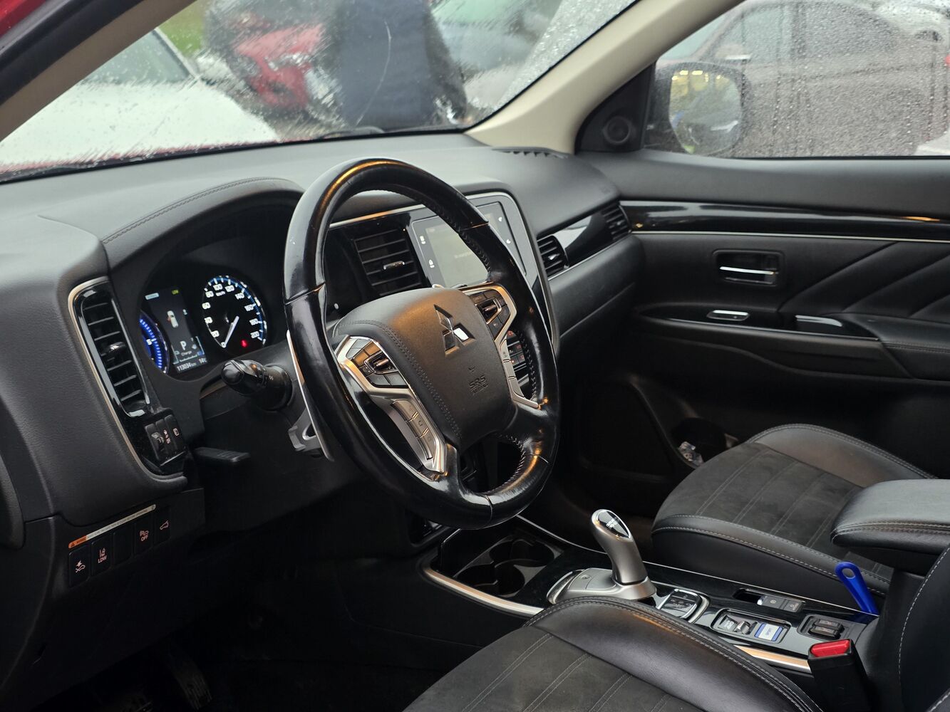 Mitsubishi Outlander PHEV vaihtoauto