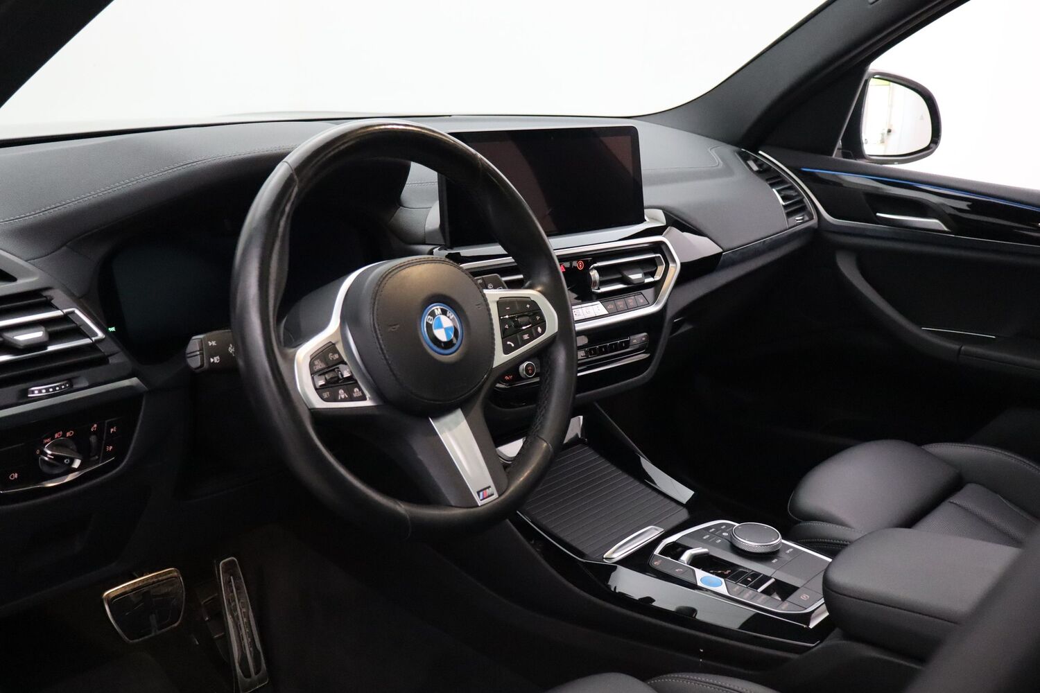 BMW iX3 vaihtoauto