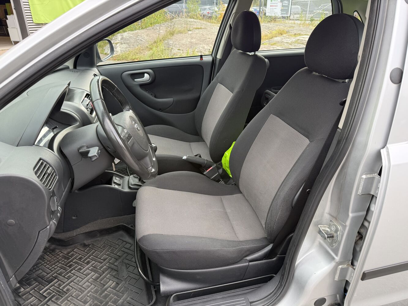 Opel Corsa vaihtoauto