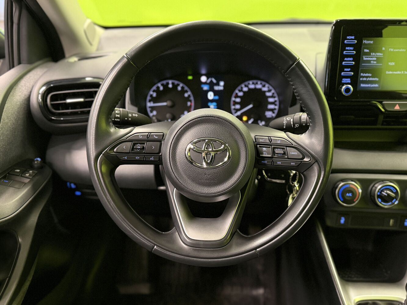 Toyota Yaris vaihtoauto