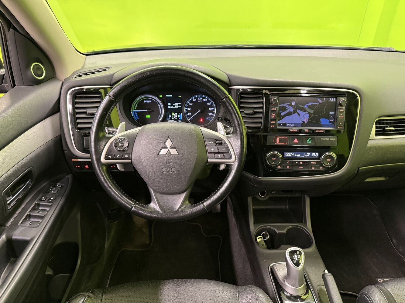 Mitsubishi Outlander PHEV vaihtoauto