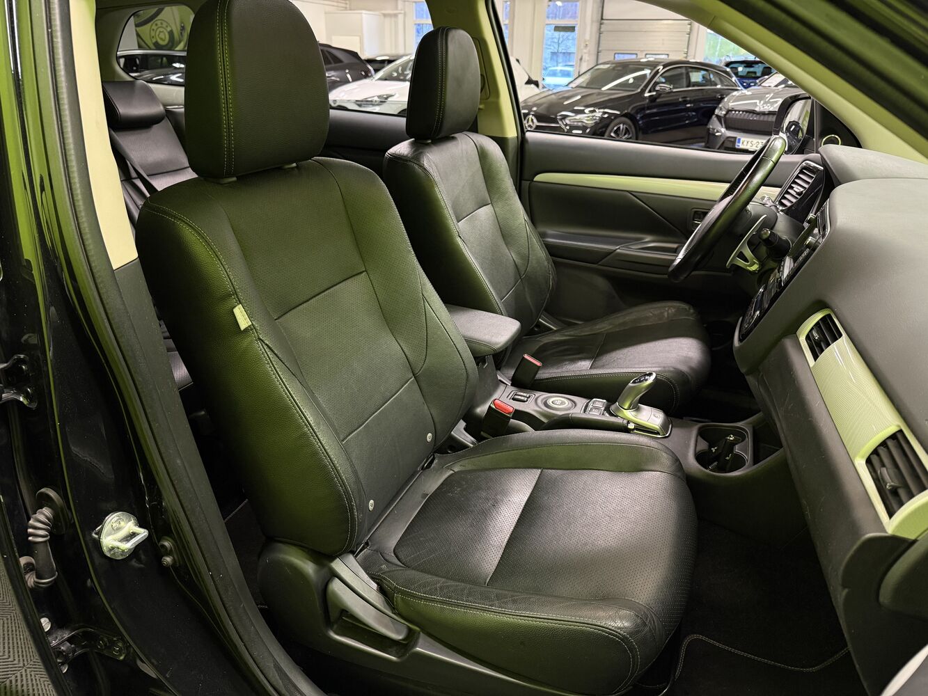 Mitsubishi Outlander PHEV vaihtoauto