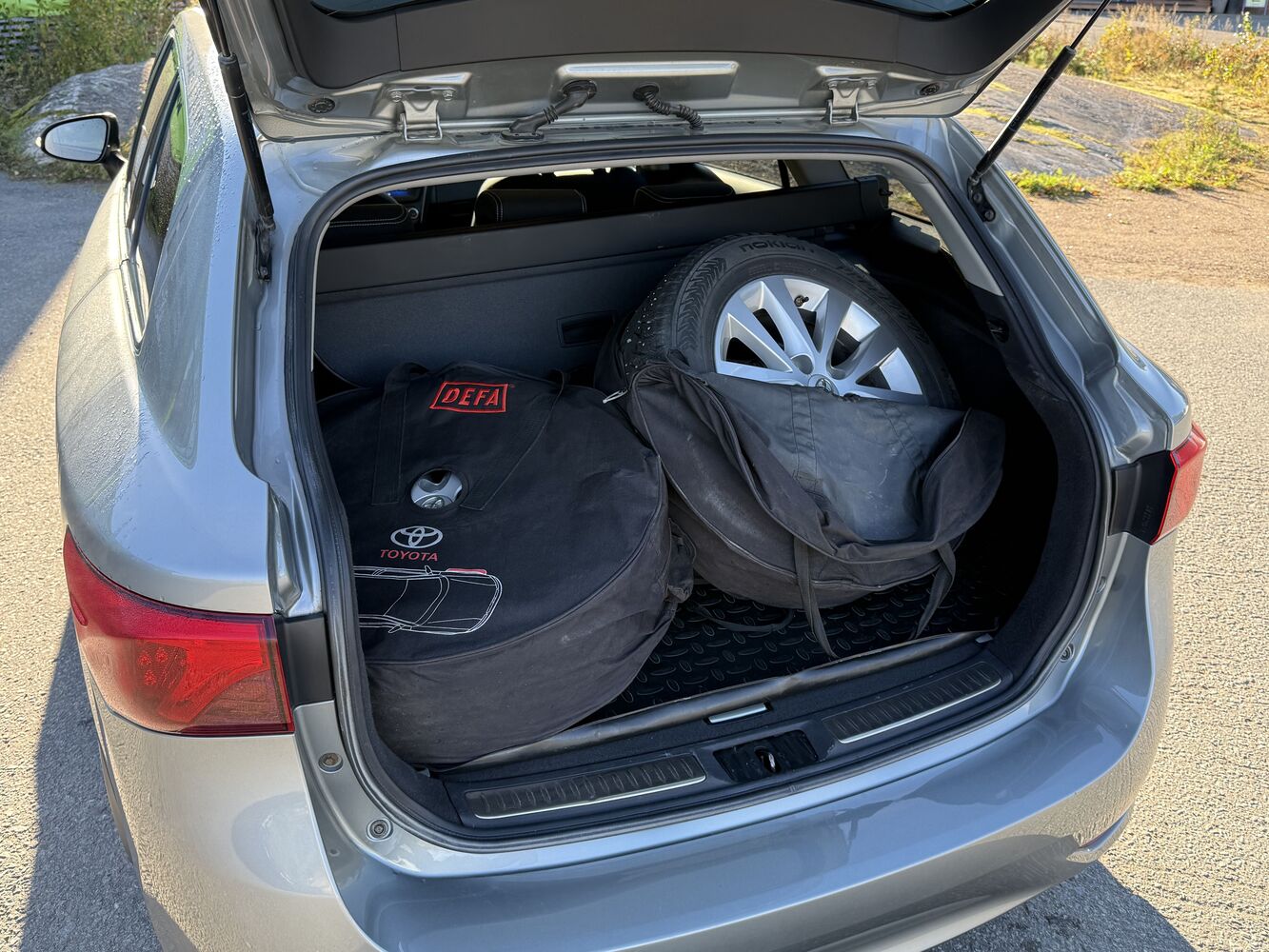 Toyota Avensis vaihtoauto