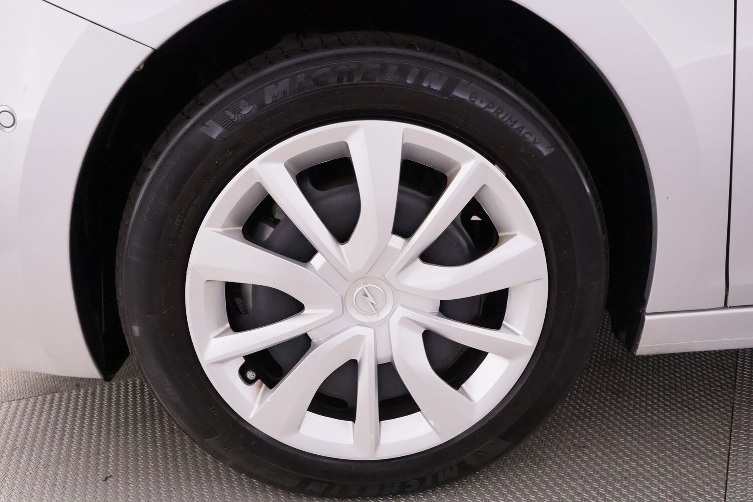Opel Corsa vaihtoauto