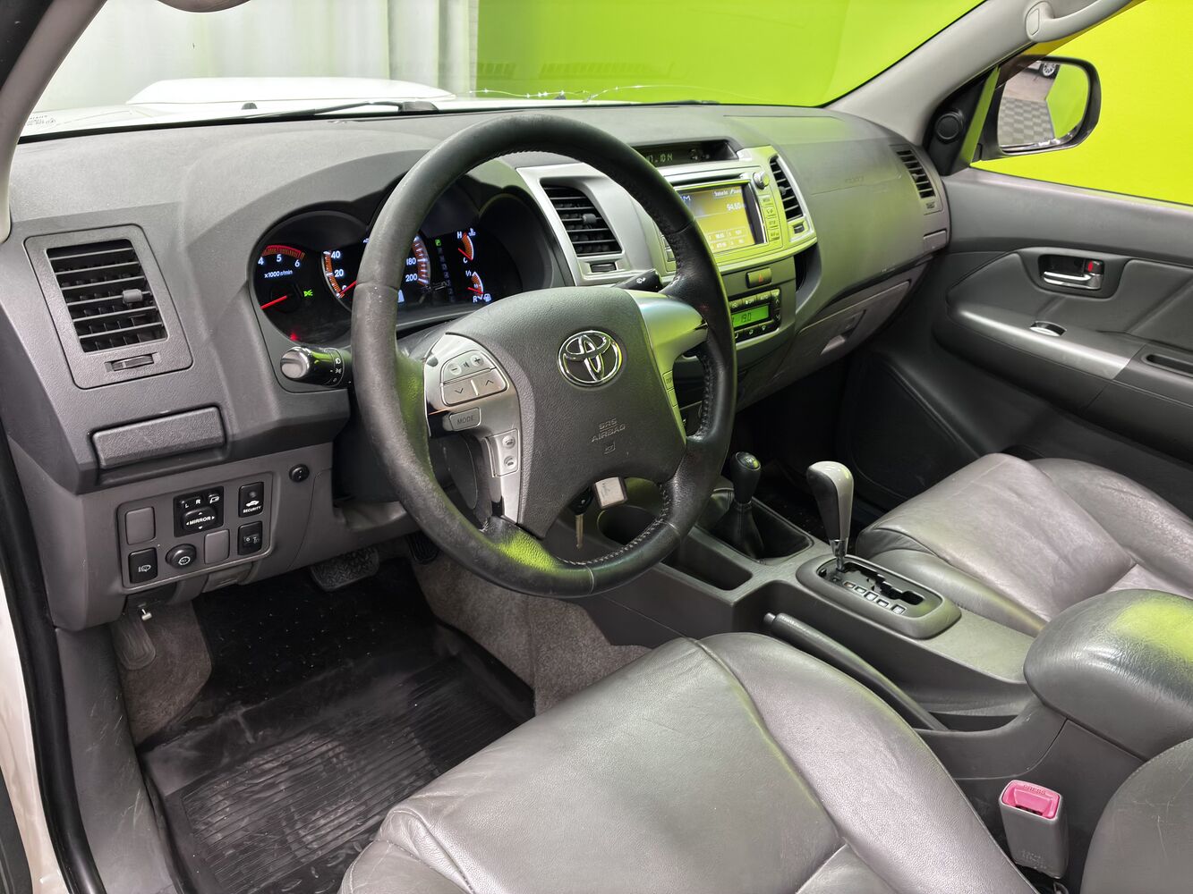 Toyota Hilux vaihtoauto