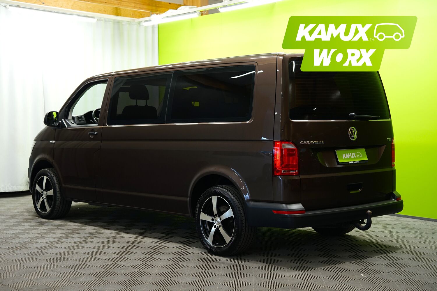 Volkswagen Caravelle vaihtoauto