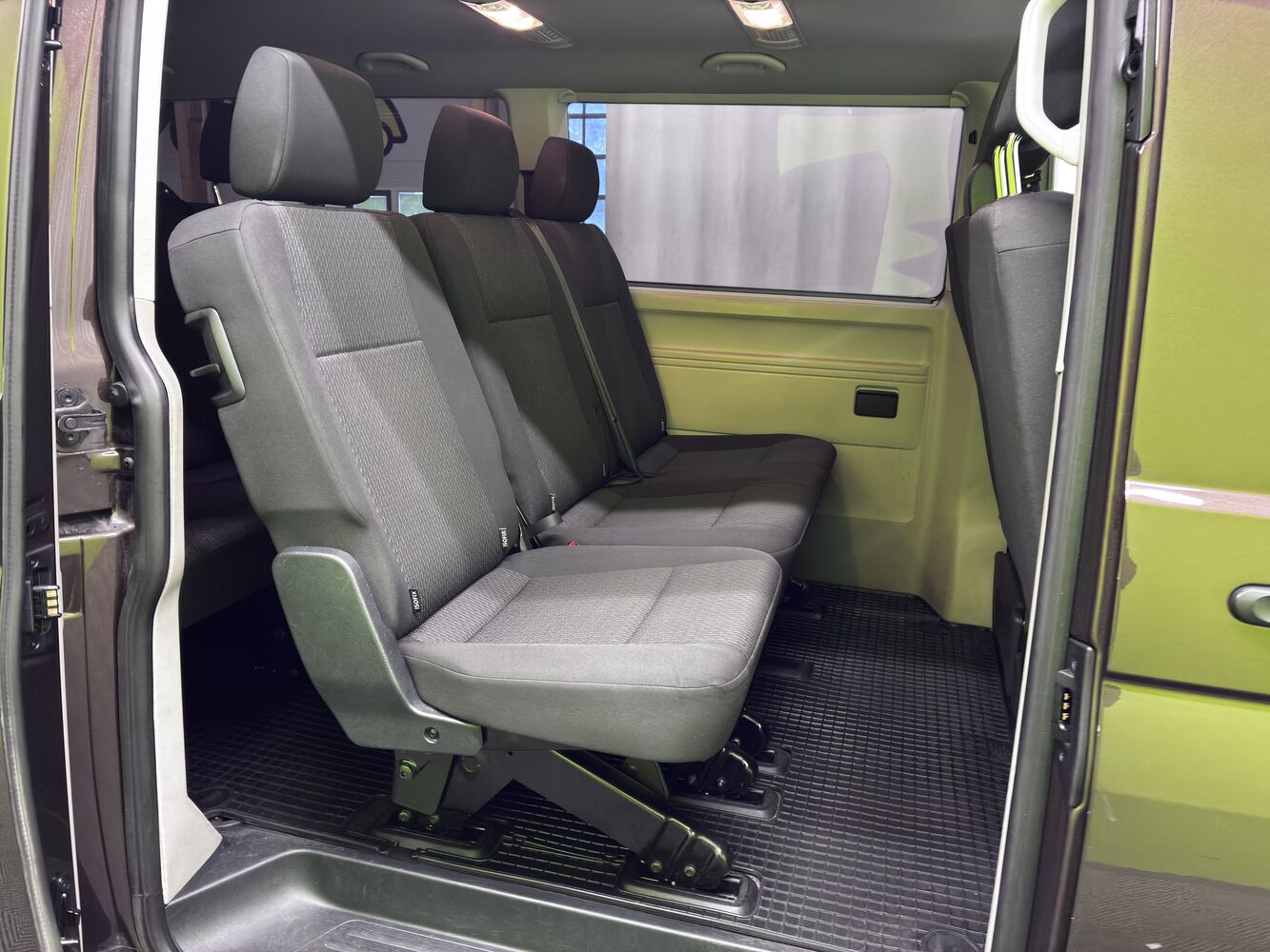 Volkswagen Caravelle vaihtoauto